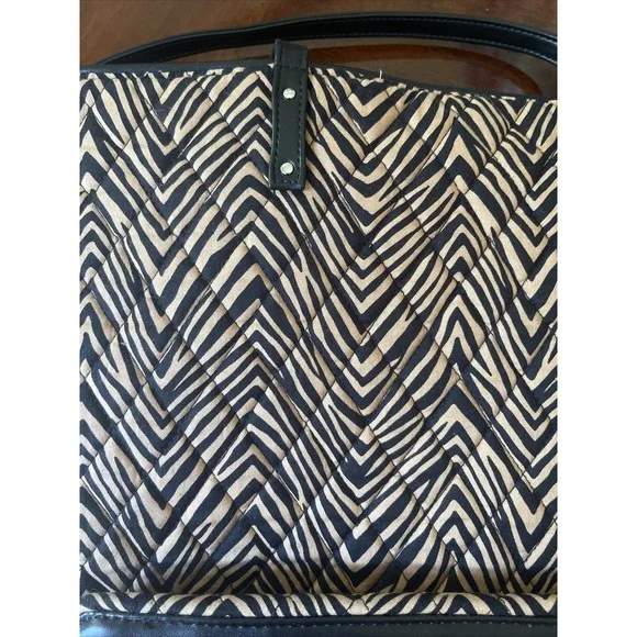 Vera Bradley Leather And Quilted‎ Print Shoulder Bag - Picture 7 of 7